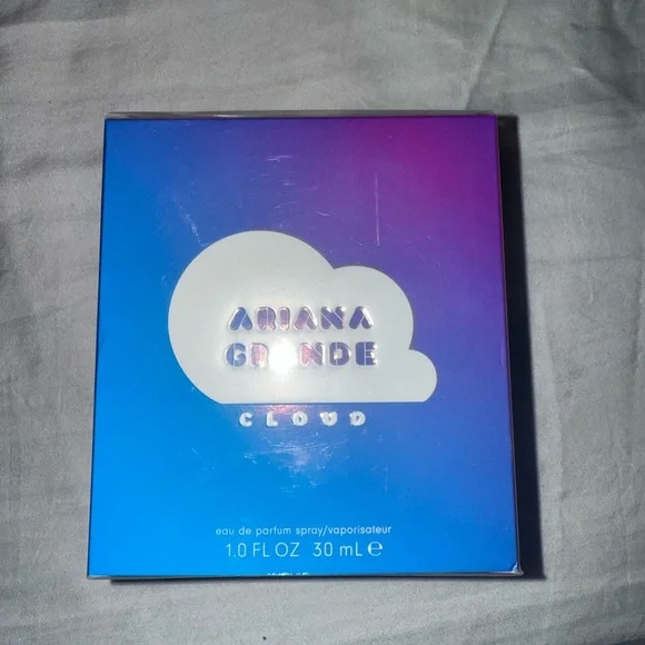 Ariana Grande Cloud Fragrance Box in Blue and Pink - Picture 1 of 1